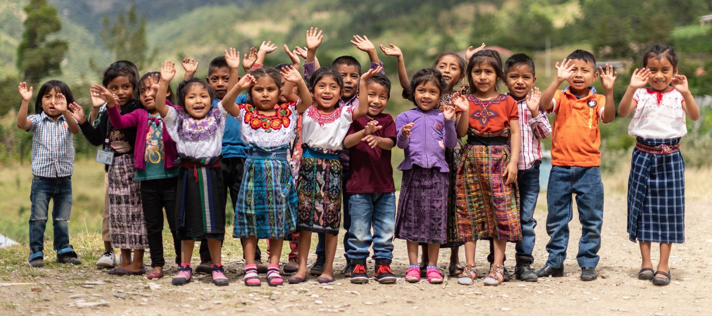 Gruppenbild von Kindern (Foto: Jakob Studnar / Kindernothilfe) Gruppenbild von Kindern (Foto: Jakob Studnar / Kindernothilfe)