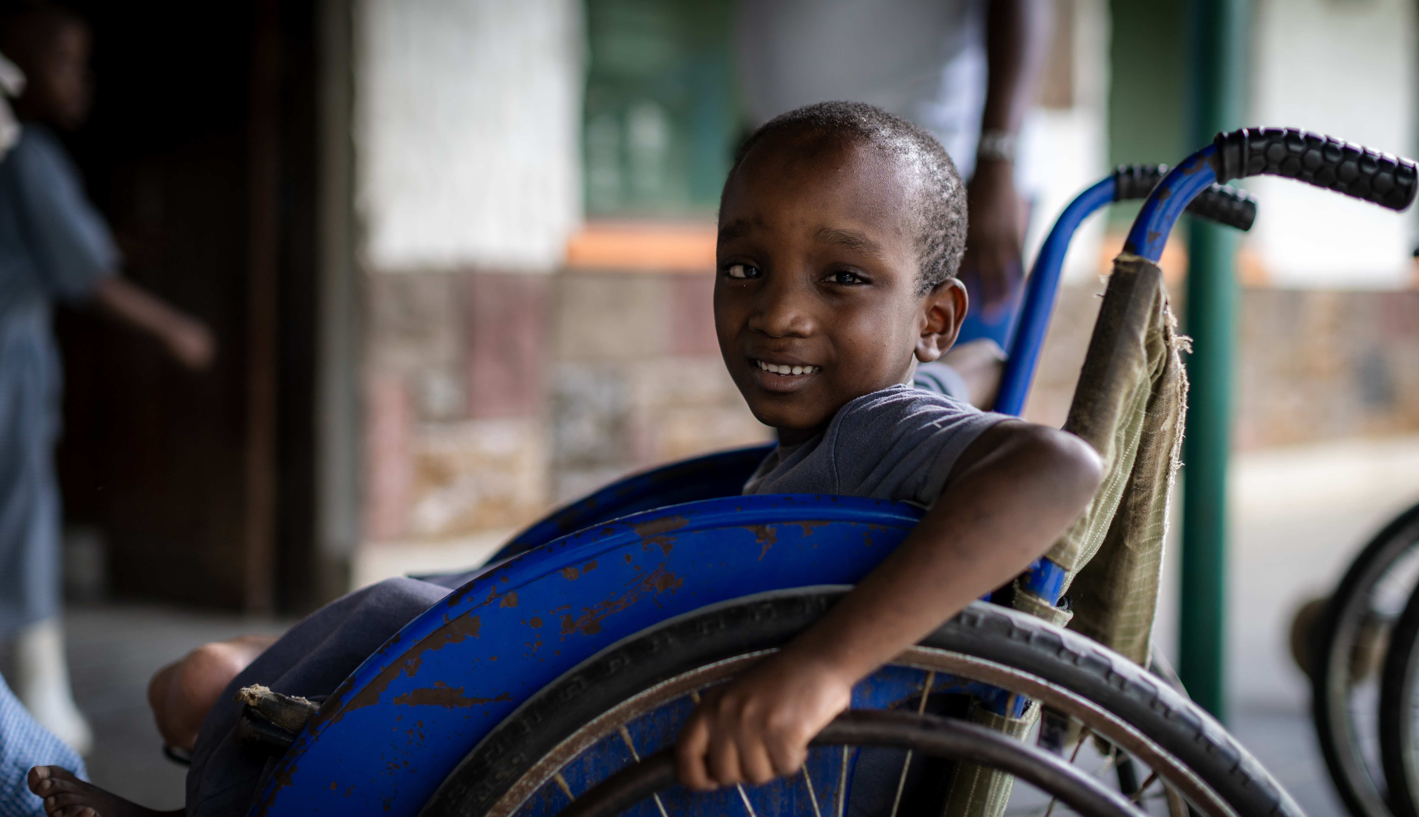 Kenianischer Bub im Rollstuhl (Foto: Kindernothilfepartner)