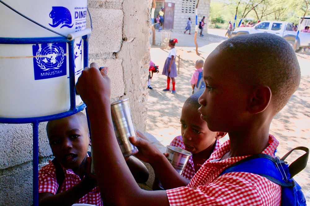 Schulkinder in Haiti (Foto: Jürgen Schübelin) Schulkinder in Haiti (Foto: Jürgen Schübelin)