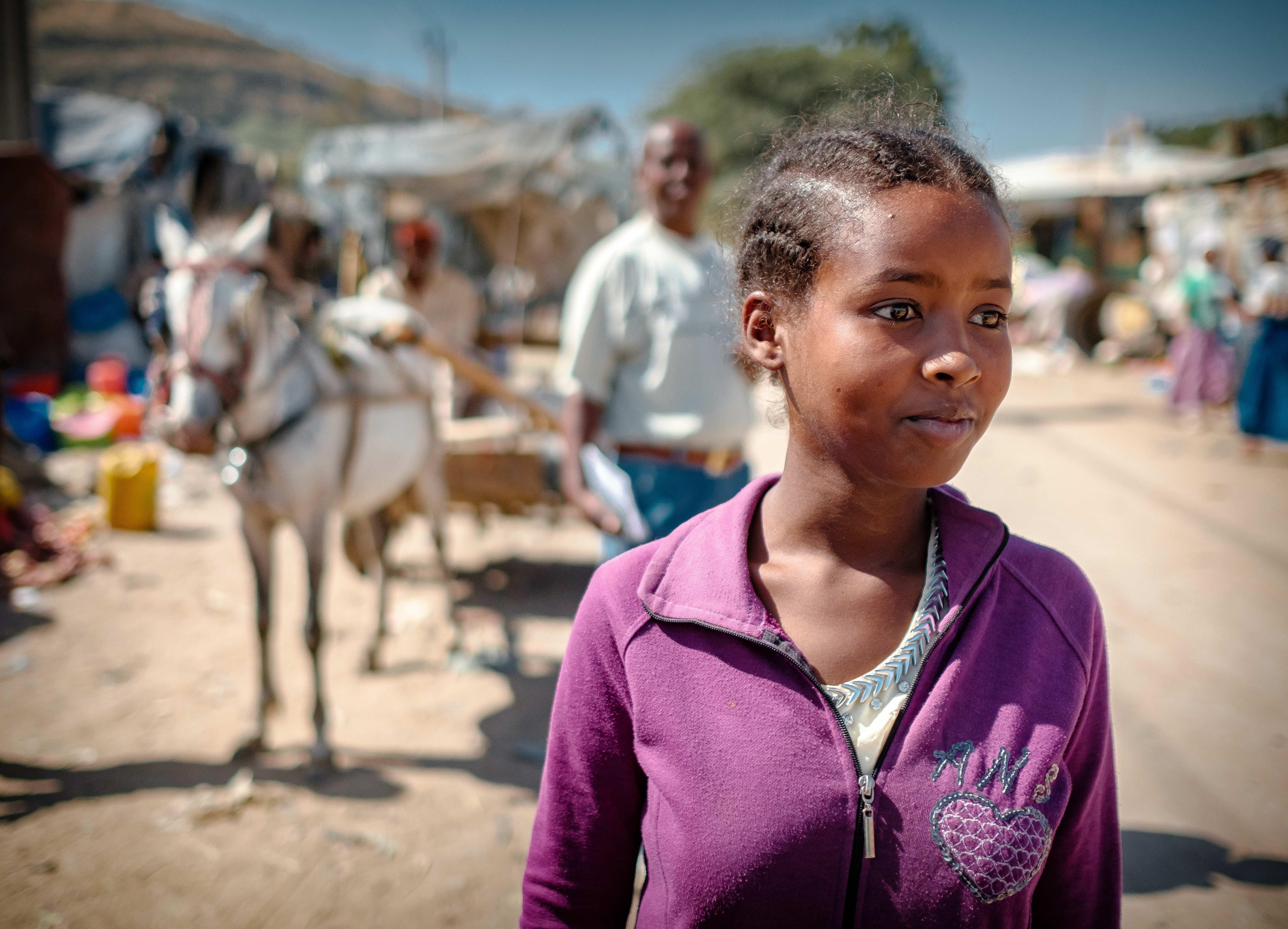 Mädchen auf Äthiopiens Straßen (Foto: Jakob Studnar)