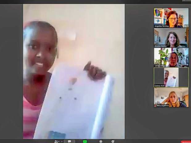 Videokonferenz mit ehemaliger Kinderarbeiterin in Äthiopien (Quelle: Olaf Fuhrmann / FUNKE Foto Services) Videokonferenz mit ehemaliger Kinderarbeiterin in Äthiopien (Quelle: Olaf Fuhrmann / FUNKE Foto Services)