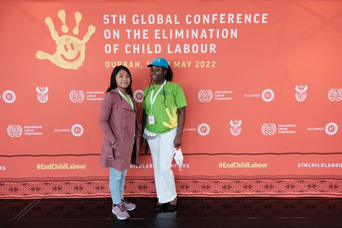 Weltkonferenz gegen Kinderarbeit in Durban, Ashley (CEIPA, Guatemala) und Jullet (WCY, Kenya)