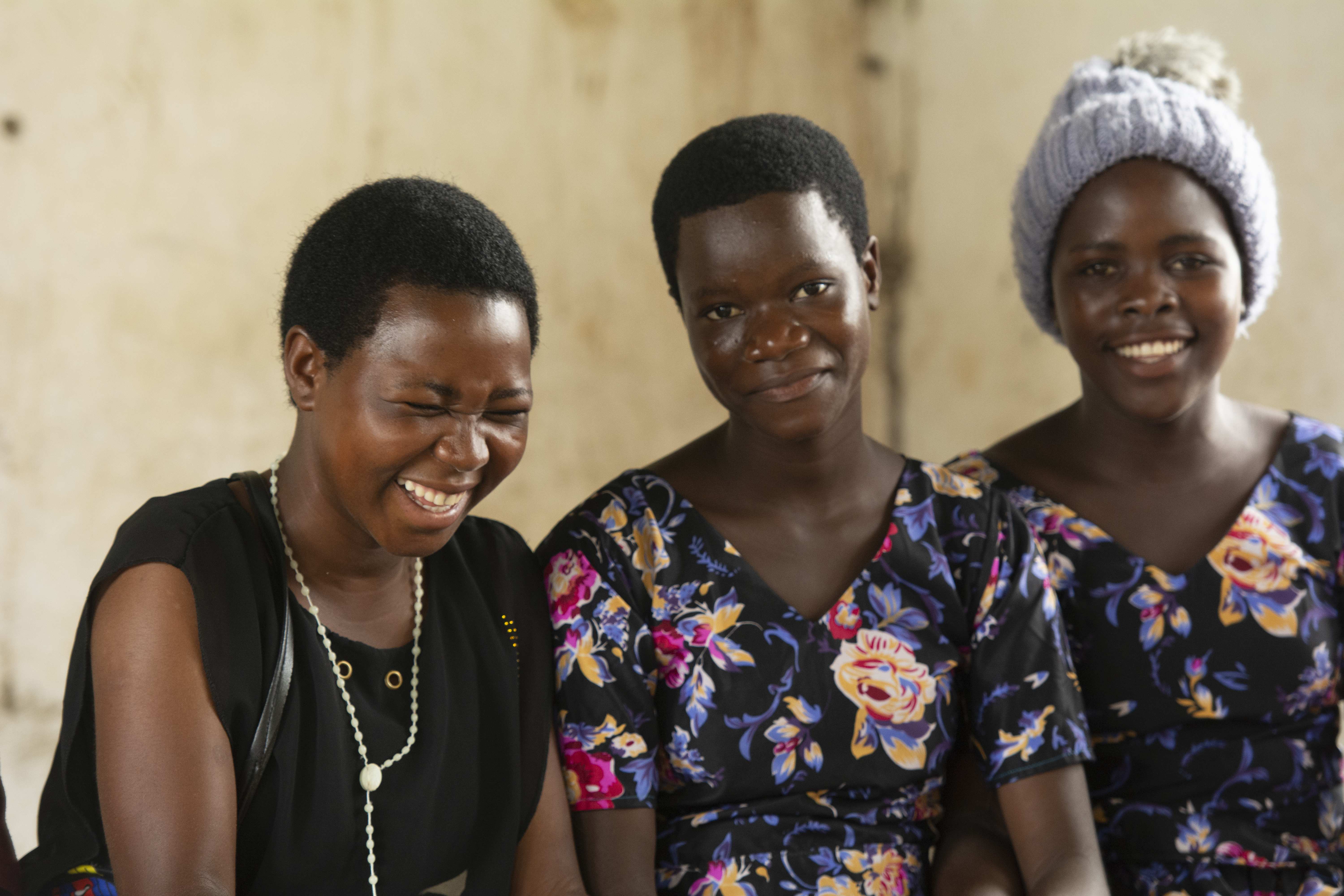 Ngasimenye, Schatzmeisterin des Kinderrechtsrats (li.) (Quelle: Christian Nusch)