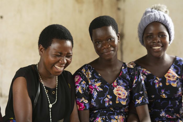 Ngasimenye, Schatzmeisterin des Kinderrechtsrats (li.) (Quelle: Christian Nusch) Ngasimenye, Schatzmeisterin des Kinderrechtsrats (li.) (Quelle: Christian Nusch)