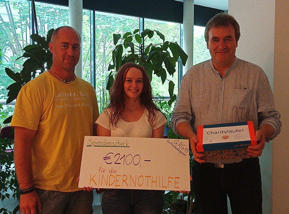 Spendenübergabe GRG 11 Spendenübergabe GRG 11