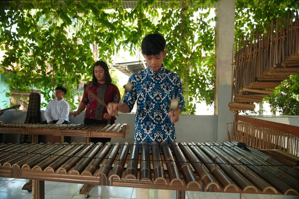 Auch das Spielen von Instrumenten wird im KDM-Projekt gefördert (Quelle: Jonas Hieronimus) Auch das Spielen von Instrumenten wird im KDM-Projekt gefördert (Quelle: Jonas Hieronimus)