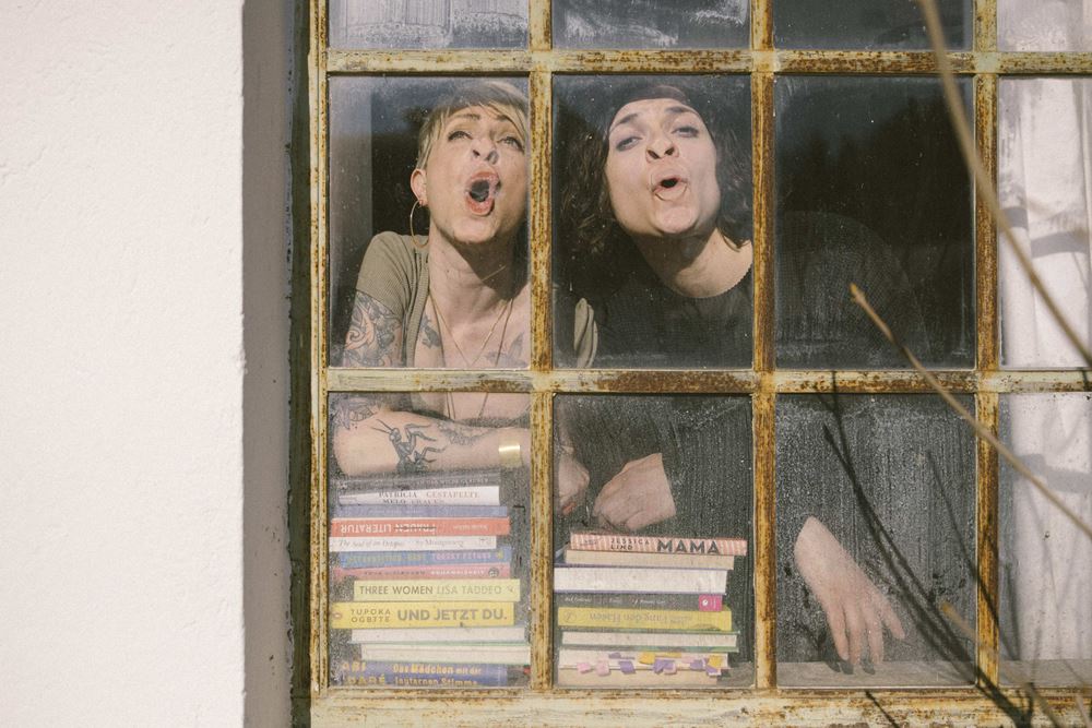 o*books
Katja Fetty und Bianca-Maria Braunshofer
in der Buchhandlung
Kooperation o*books
Katja Fetty und Bianca-Maria Braunshofer
in der Buchhandlung
Kooperation