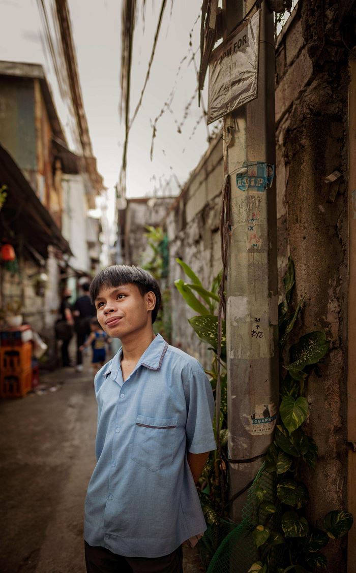 Ein Junge steht in einem Slum der philippinischen Hauptstadt Manila. (Quelle: Jakob Studnar) Ein Junge steht in einem Slum der philippinischen Hauptstadt Manila. (Quelle: Jakob Studnar)