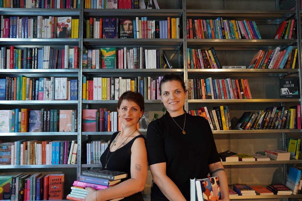 o*books
Katja Fetty und Bianca-Maria Braunshofer
in der Buchhandlung
Kooperation o*books
Katja Fetty und Bianca-Maria Braunshofer
in der Buchhandlung
Kooperation