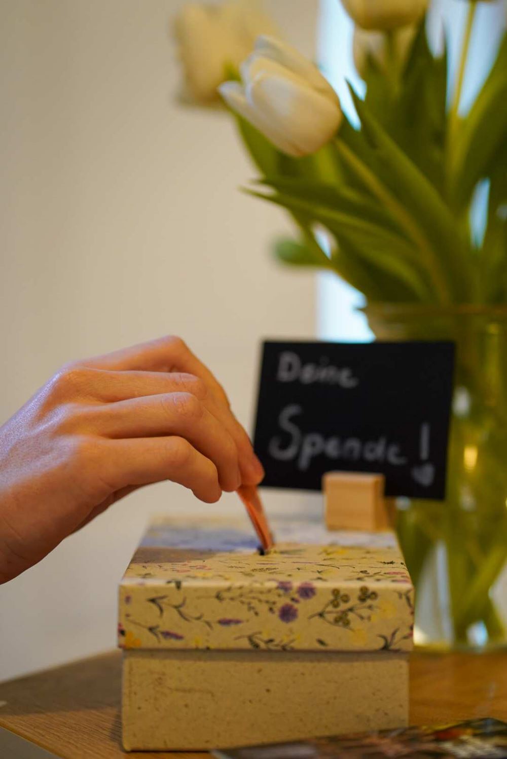 Mit Spendenaktionen zugunsten der Kindernothilfe Österreich setzen sich Maktub Yoga zusätzlich für bessere Zukunftschancen für benachteiligte Kinder ein (Foto: Harry Steiner) Mit Spendenaktionen zugunsten der Kindernothilfe Österreich setzen sich Maktub Yoga zusätzlich für bessere Zukunftschancen für benachteiligte Kinder ein (Foto: Harry Steiner)