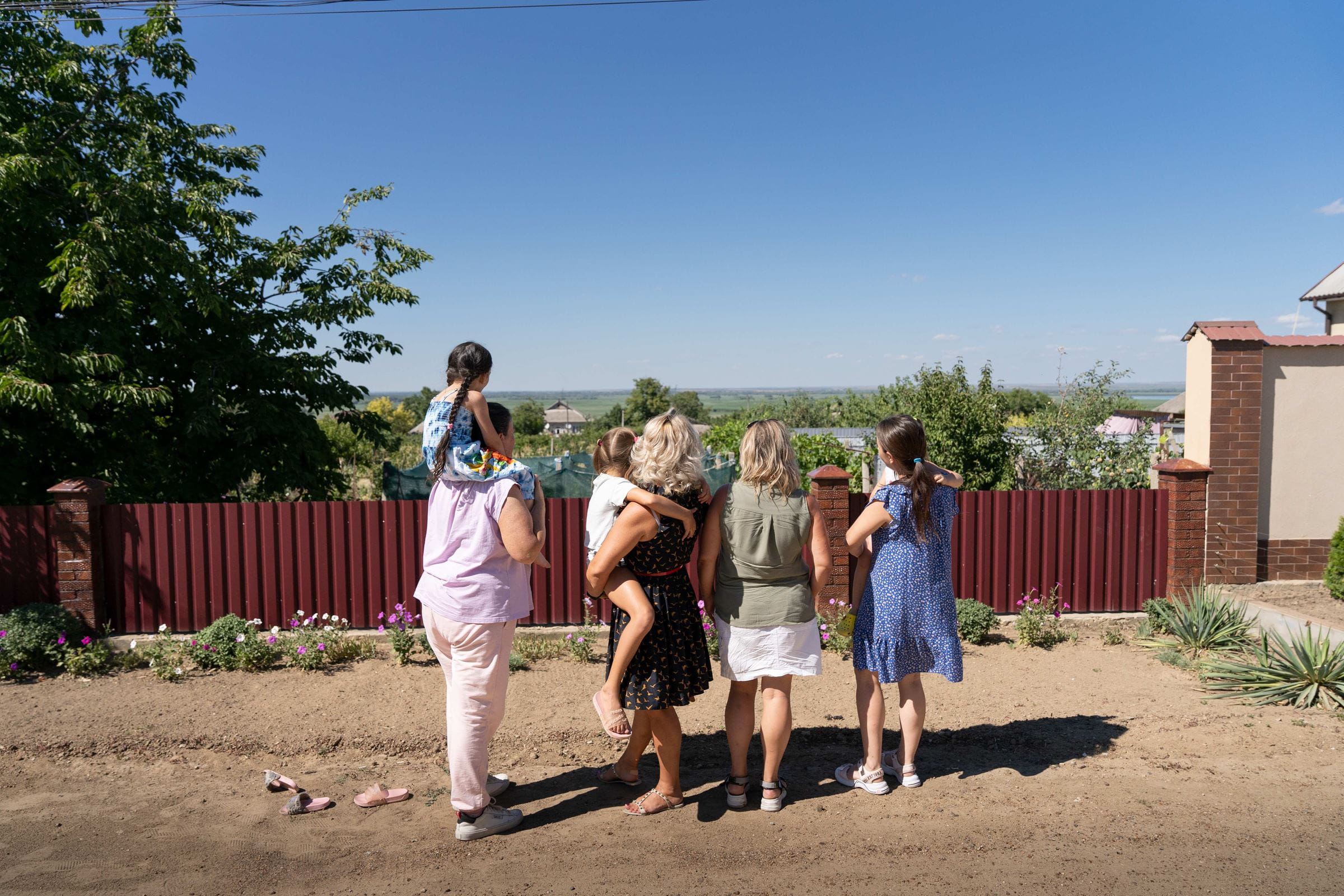 Blick über den Zaun in die Heimat: Hinter den Bäumen beginnt die Ukraine
Moldau/Tudora: Projekt von CONCORDIA Sozialprojekte