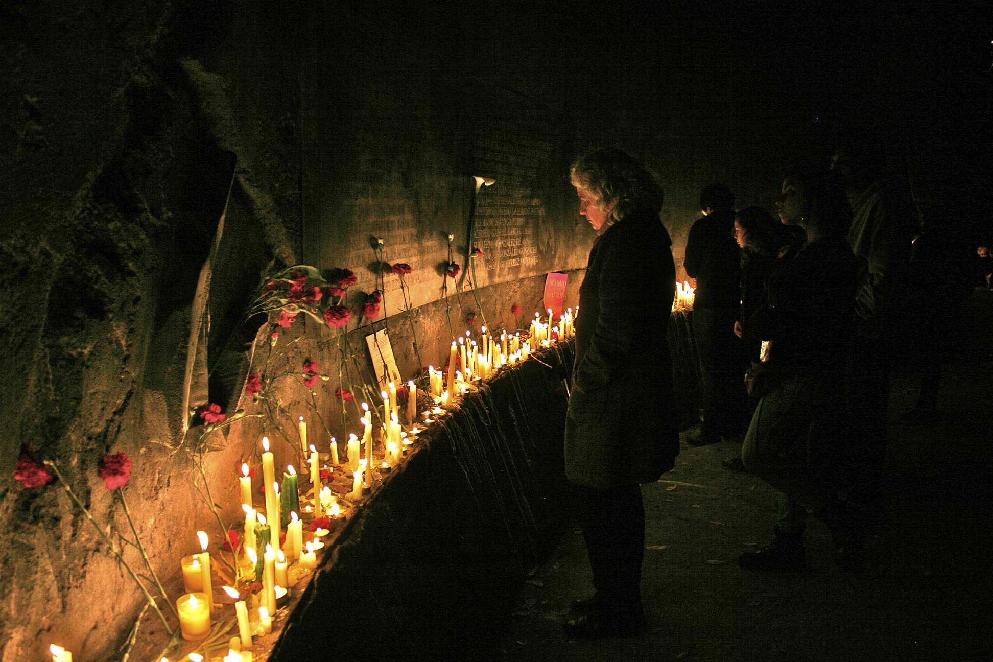 Erinnerung an die Ermordeten in der Gedenkstätte für das Folterzentrum "Villa Grimaldi" - im Stadtteil Peñalolén (im Osten Santiagos)