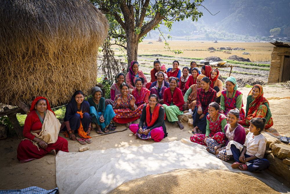 Die Frauen des Dorfes kämpfen mit Unterstützung der Kindernothilfe für die Rechte nepalesischer Frauen und Mädchen (Foto: Julia Brunner)