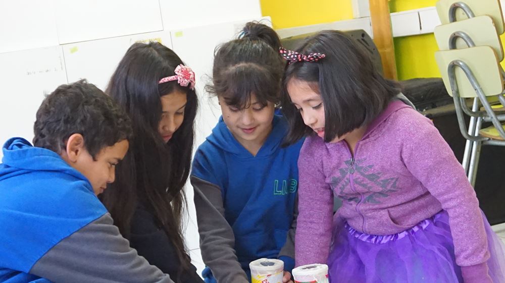 Die Kinder in Chile haben ein Recht darauf, dass die Kinderrechte als Wertesystem jeden Tag verteidigt und neu erstritten werden! (Foto: Kindernothilfe) Die Kinder in Chile haben ein Recht darauf, dass die Kinderrechte als Wertesystem jeden Tag verteidigt und neu erstritten werden! (Foto: Kindernothilfe)