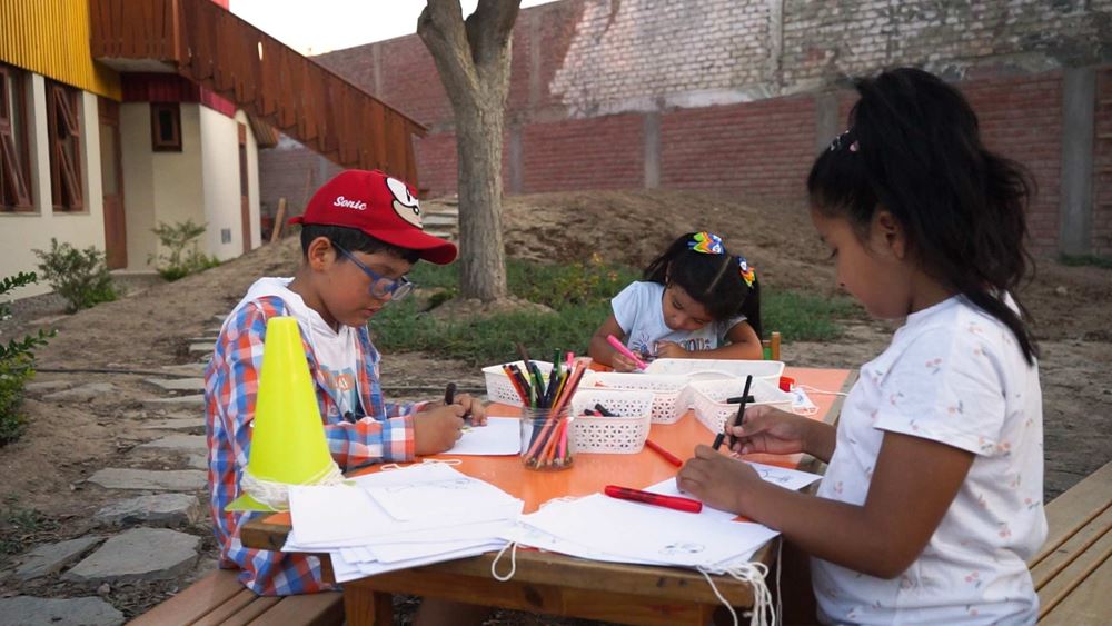 Beeinträchtigte Kinder haben genau wie gesunde Kinder das Recht auf Schule (Foto: Kindernothilfepartner) Beeinträchtigte Kinder haben genau wie gesunde Kinder das Recht auf Schule (Foto: Kindernothilfepartner)