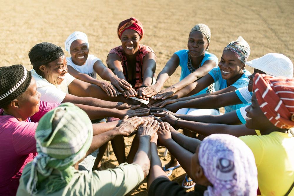 In Haiti gibt es Netzwerk von Frauenselbsthilfe-Gruppen, die Gwoup dantred-Bewegung (Foto: Kindernothilfepartner) In Haiti gibt es Netzwerk von Frauenselbsthilfe-Gruppen, die Gwoup dantred-Bewegung (Foto: Kindernothilfepartner)