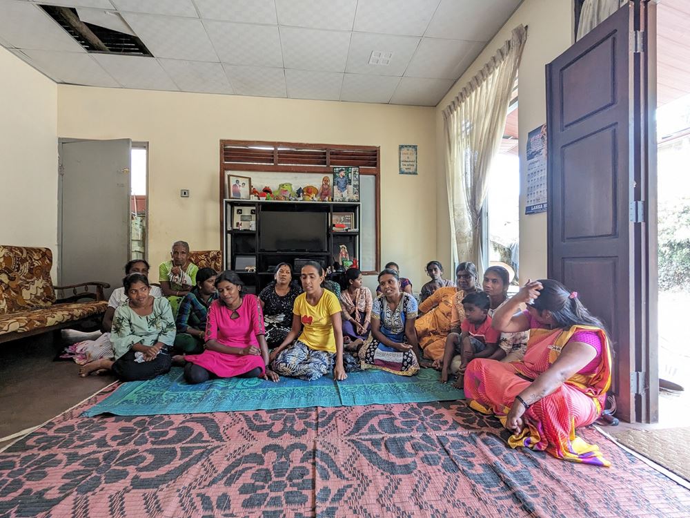 Selbsthilfegruppe in Sri Lanka (Foto: Kindernothilfe) Selbsthilfegruppe in Sri Lanka (Foto: Kindernothilfe)