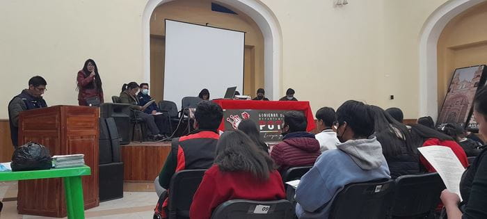 Eltern, Lehrer*innen und Behördenmitarbeitende werden zu den Themen Gewalt und Kinderrechte informiert (Foto: Kindernothilfepartner) Eltern, Lehrer*innen und Behördenmitarbeitende werden zu den Themen Gewalt und Kinderrechte informiert (Foto: Kindernothilfepartner)