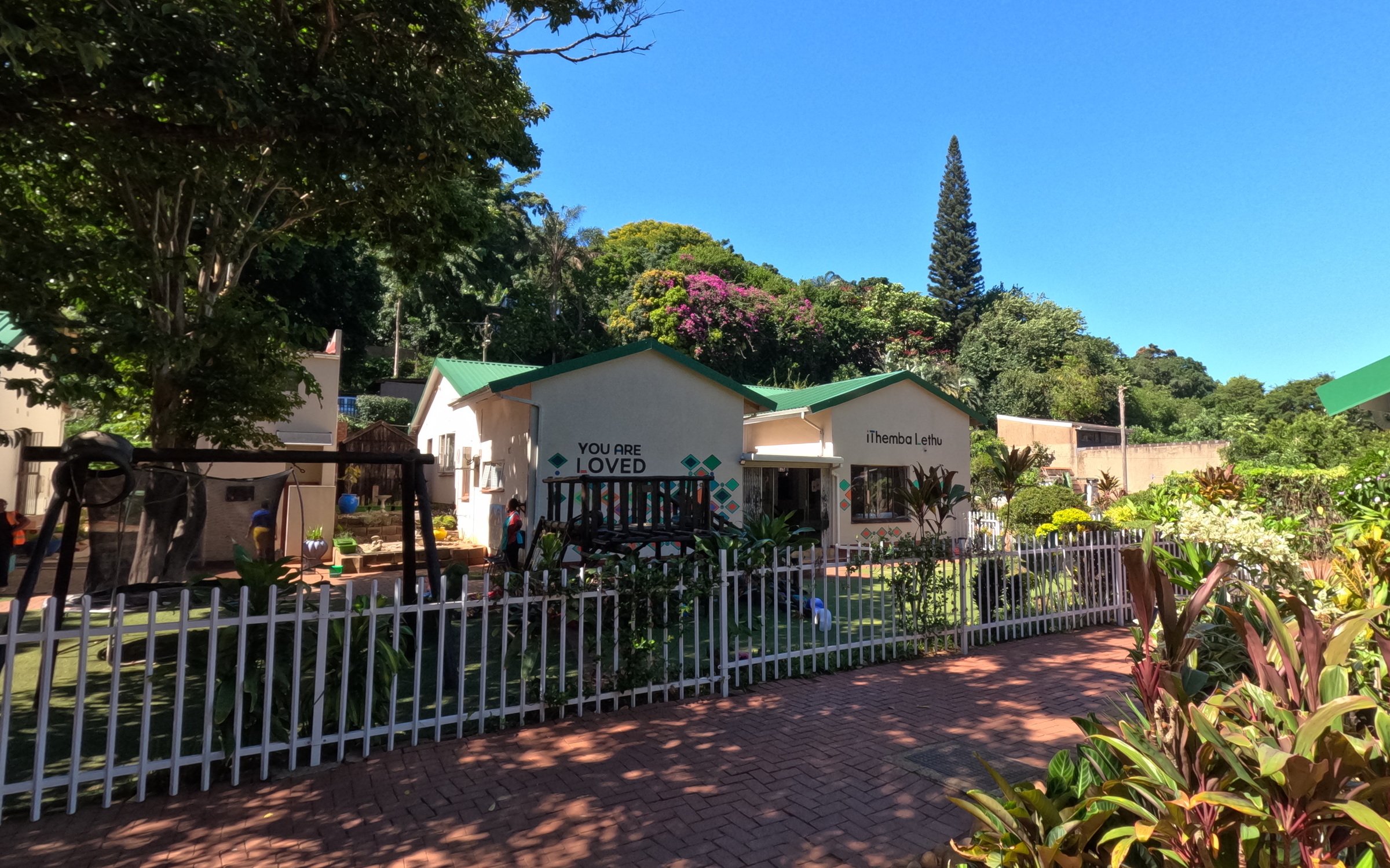 Innenhof des Geländes der Kindernothilfe-Partnerorganisation iThemba Lethu (Quelle: Ludwig Grunewald)