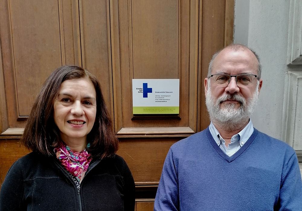 José Horacio Wood und Claudia Vera von der Fundación ANIDE vor dem Kindernothilfe-Büro in Wien (Foto: Jürgen Schübelin) José Horacio Wood und Claudia Vera von der Fundación ANIDE vor dem Kindernothilfe-Büro in Wien (Foto: Jürgen Schübelin)