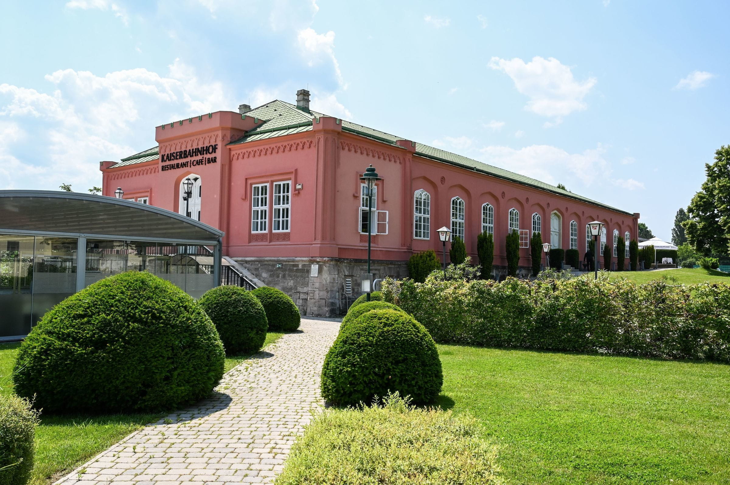 Kaiserbahnhof Laxenburg. (Foto: Kaiserbahnhof Laxenburg) Kaiserbahnhof Laxenburg. (Foto: Kaiserbahnhof Laxenburg)