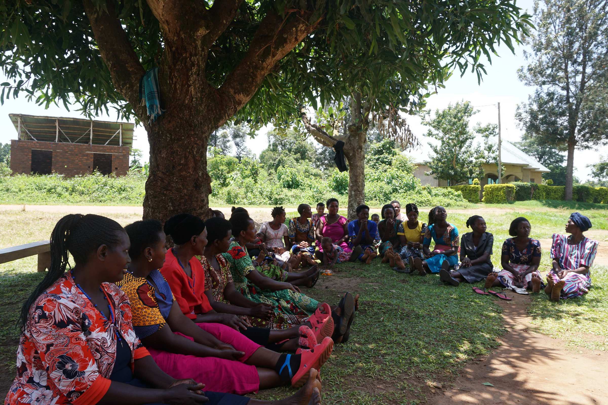 Treffen einer Selbsthilfegruppe in Uganda. (Foto: Weber/Wagner)